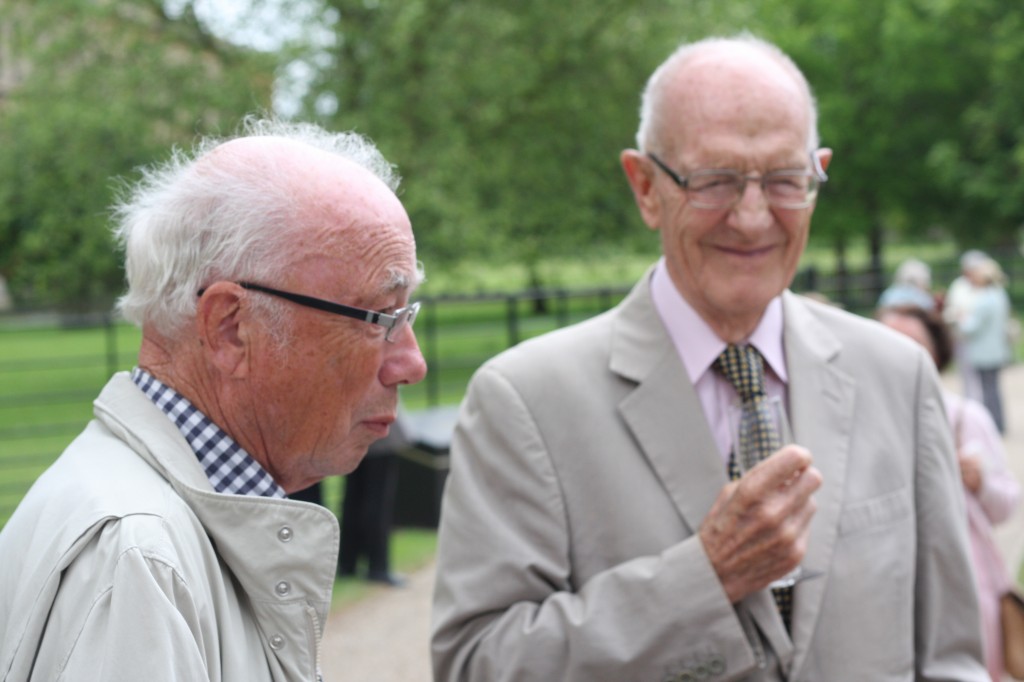 Jun12-members chatting2